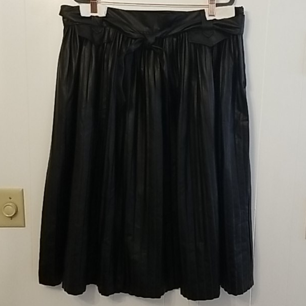 𝅺Ashley Stewart vegan leather skirt